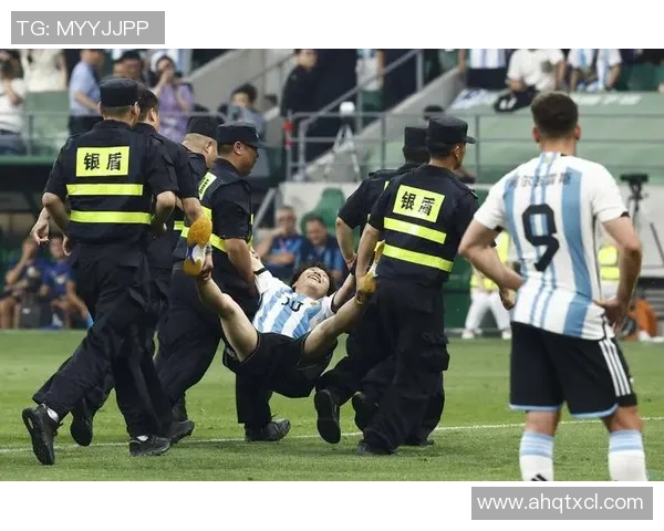 深圳足球队战术争议引发热议球迷与专家各执己见探讨未来发展方向